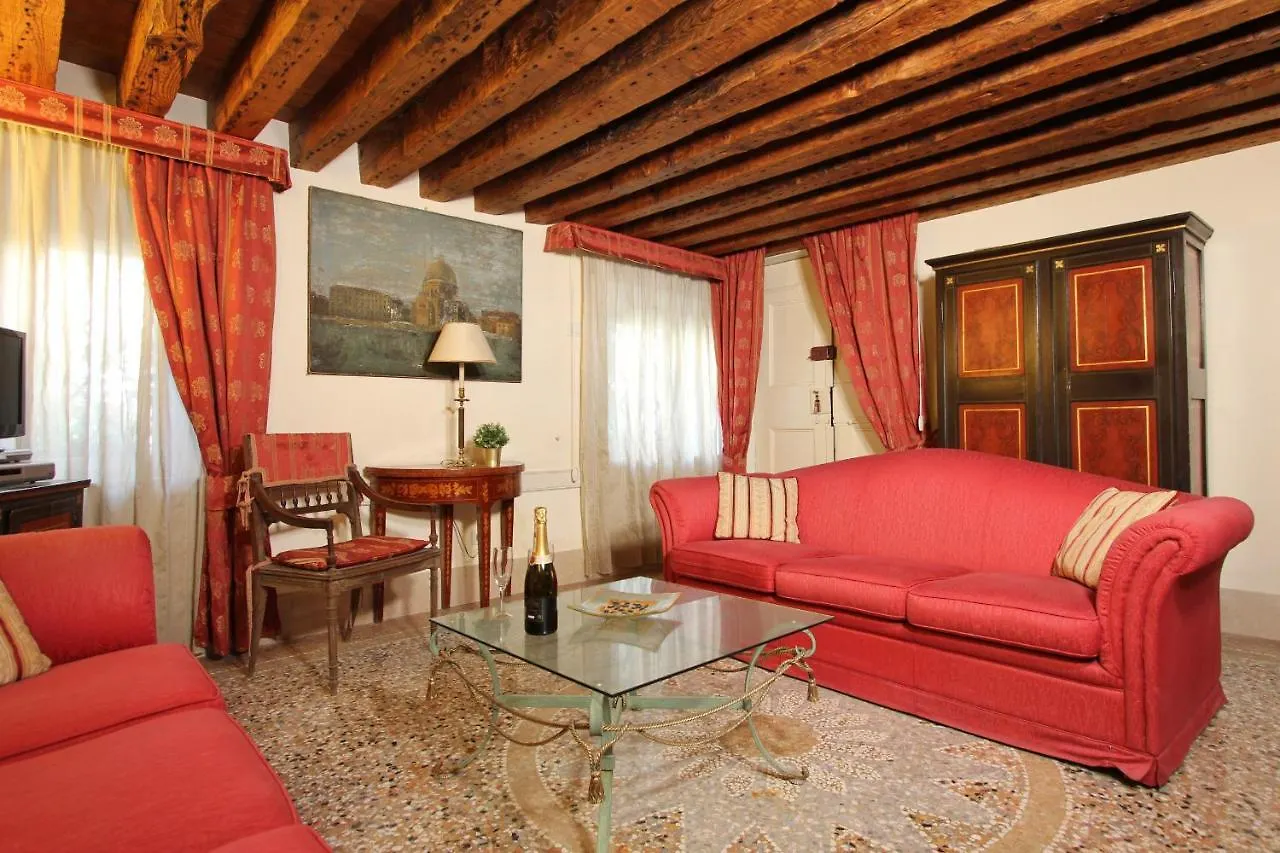 City Apartments Rialto Венеция