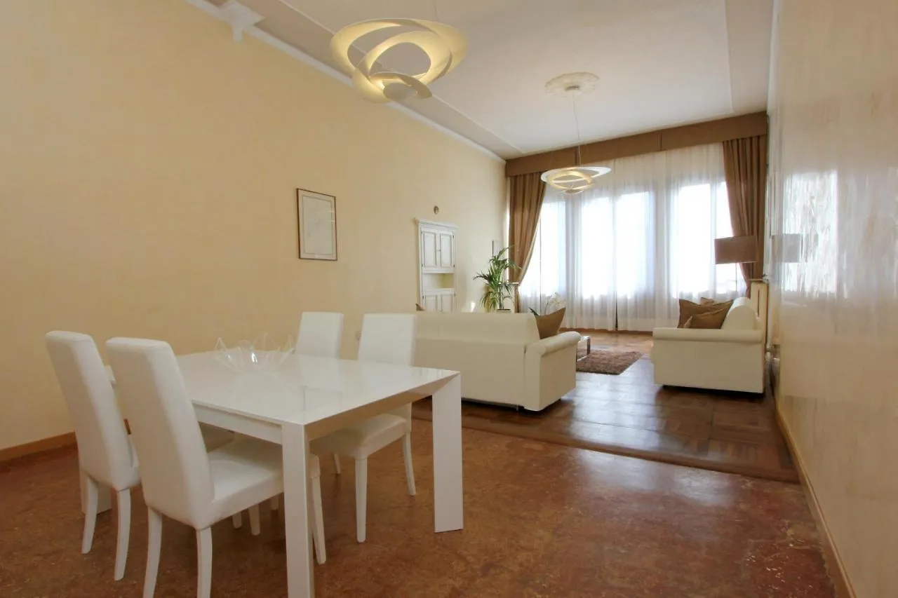 City Apartments Rialto Венеция